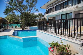 Enki Suess Alaçatı