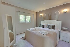 Enki Suess Alaçatı