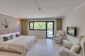 Enki Suess Alaçatı