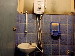 OYO Home 90430 Mountain Resthouse