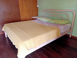 OYO Home 90430 Mountain Resthouse