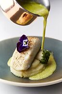 Riva Boutique Hotel & Restaurant