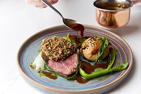 Riva Boutique Hotel & Restaurant