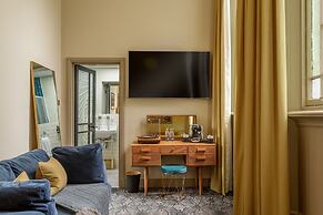 Riva Boutique Hotel & Restaurant