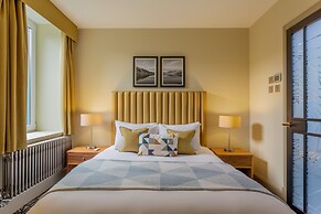 Riva Boutique Hotel & Restaurant