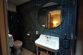 Riva Boutique Hotel & Restaurant