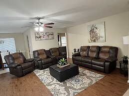 3Bdrm 2.5Bath 5Beds - Near Downtown