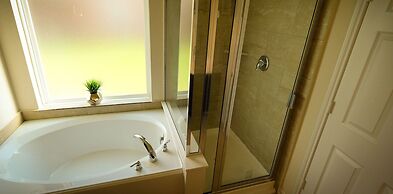 6Bdrm 2.5Bath 10Beds - Rosenberg