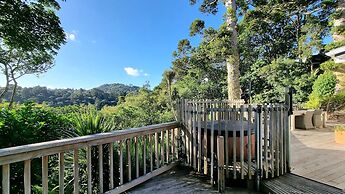 The Kauri Retreat - Sea Views & Spa Pool