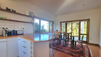 The Kauri Retreat - Sea Views & Spa Pool