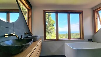 The Kauri Retreat - Sea Views & Spa Pool