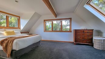 The Kauri Retreat - Sea Views & Spa Pool