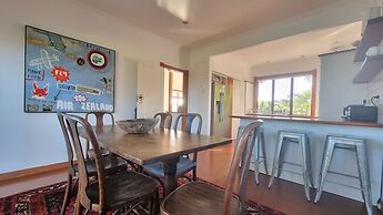 The Kauri Retreat - Sea Views & Spa Pool