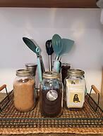 Comfy apartment 8 minute walk from beach