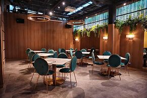 Hamp Court Palace Taipei