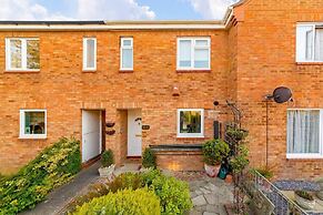 Cosy 2BR Home Near Milton Keynes Centre