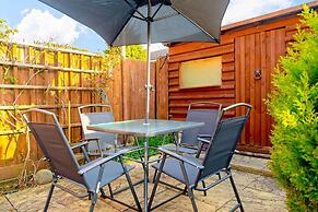 Cosy 2BR Home Near Milton Keynes Centre