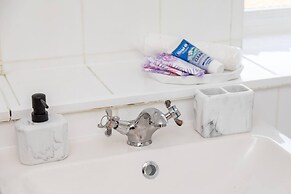 Cosy 2BR Home Near Milton Keynes Centre