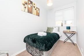 Cosy 2BR Home Near Milton Keynes Centre