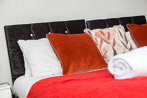 Cosy 2BR Home Near Milton Keynes Centre