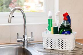 Cosy 2BR Home Near Milton Keynes Centre