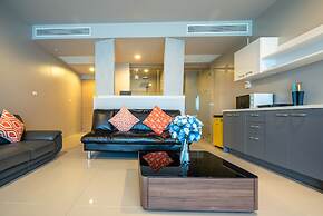 The Ark at Veloche by Lofty