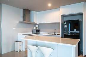 The Ark at Veloche by Lofty