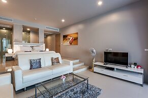 The Ark at Veloche by Lofty