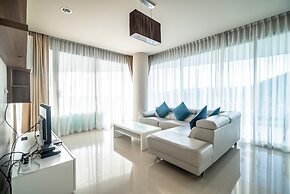 The Ark at Veloche by Lofty