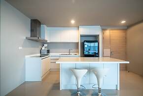 The Ark at Veloche by Lofty