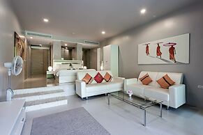 The Ark at Veloche by Lofty