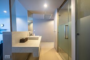 The Ark at Veloche by Lofty