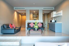 The Ark at Veloche by Lofty