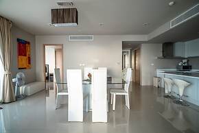 The Ark at Veloche by Lofty