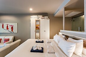 The Ark at Veloche by Lofty