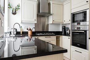 Edge Street IV by Onefinestay