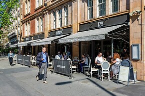 Edge Street IV by Onefinestay