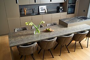 VISIONAPARTMENTS Nicolae Caramfil