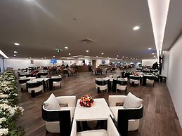 Skylight In-Terminal Hotel