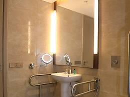 Skylight In-Terminal Hotel