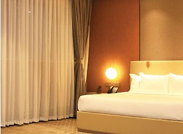 Skylight In-Terminal Hotel