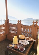 Wangnoo Worth Houseboats