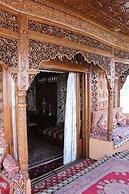 Wangnoo Worth Houseboats