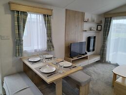 12A Beautiful Lodge Home For Hire 2 Bedrooms