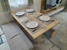 12A Beautiful Lodge Home For Hire 2 Bedrooms