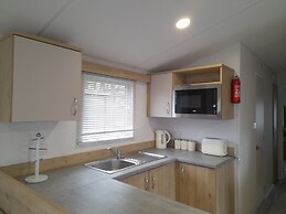 12A Beautiful Lodge Home For Hire 2 Bedrooms