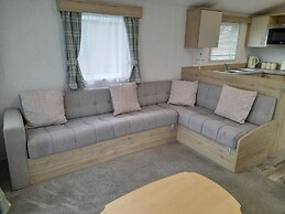 12A Beautiful Lodge Home For Hire 2 Bedrooms