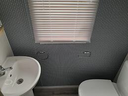 12A Beautiful Lodge Home For Hire 2 Bedrooms