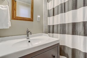 Newly Renovated Home in Downtown Fernandina Beach, A Block Away from C