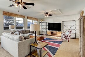 Newly Renovated Home in Downtown Fernandina Beach, A Block Away from C